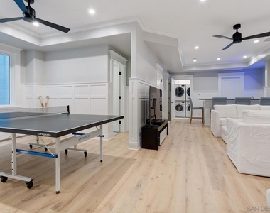 1048 Isabella Ave - Photo Thumbnail 24