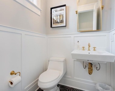 1048 Isabella Ave - Photo Thumbnail 9