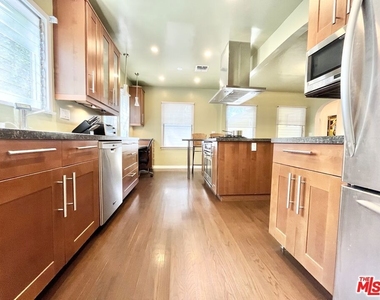 630 North Gardner St - Photo Thumbnail 7