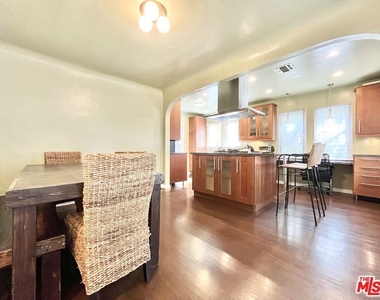 630 North Gardner St - Photo Thumbnail 5