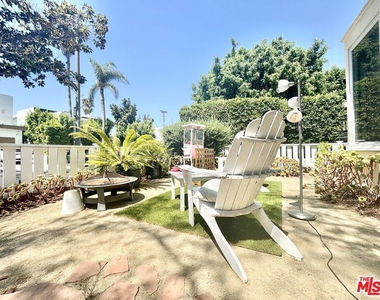 630 North Gardner St - Photo Thumbnail 2