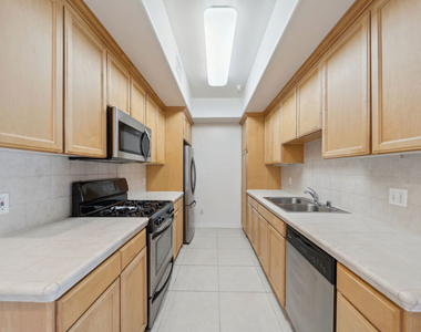 3328 S. Oakhurst Ave. - Photo Thumbnail 4