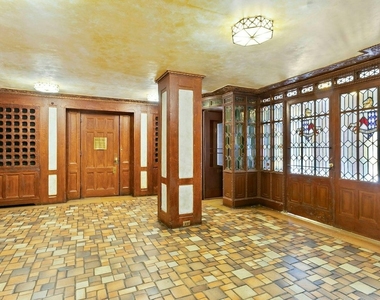 304 E 41st Street - Photo Thumbnail 11