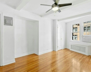 304 E 41st Street - Photo Thumbnail 6