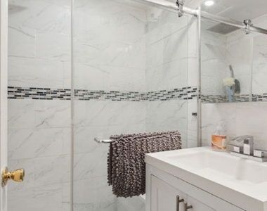 304 E 41st Street - Photo Thumbnail 9