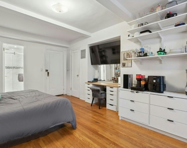 304 E 41st Street - Photo Thumbnail 7
