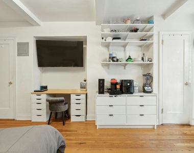 304 E 41st Street - Photo Thumbnail 8