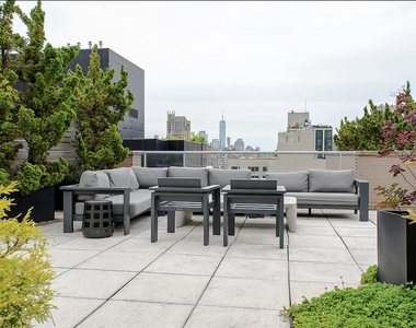 W 26th Street - Photo Thumbnail 5