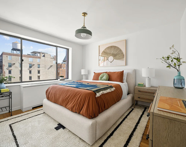 7th Avenue - Photo Thumbnail 2