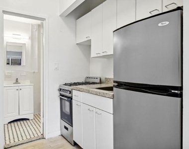 306 E 89th Street - Photo Thumbnail 4