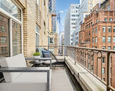 John Street - Photo Thumbnail 5