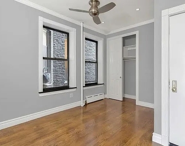 221 Mott St - Photo Thumbnail 2