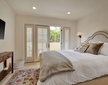 211 Bath Street - Photo Thumbnail 8
