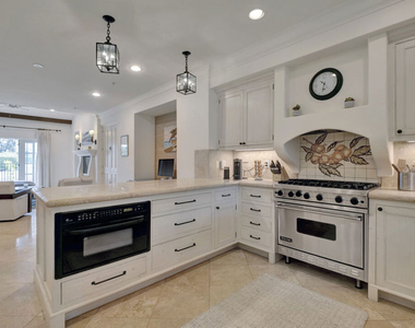 211 Bath Street - Photo Thumbnail 15