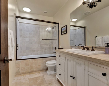 211 Bath Street - Photo Thumbnail 9