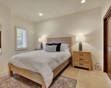 211 Bath Street - Photo Thumbnail 10