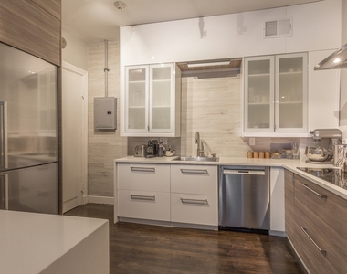 286 Beacon St - Photo Thumbnail 4