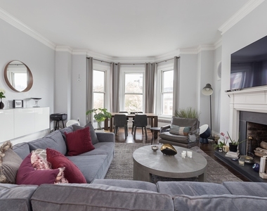 286 Beacon St - Photo Thumbnail 1