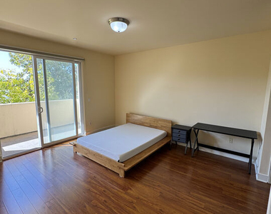 11722 Ohio Avenue - Photo Thumbnail 12