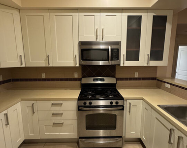 11722 Ohio Avenue - Photo Thumbnail 2