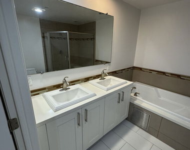 11722 Ohio Avenue - Photo Thumbnail 18
