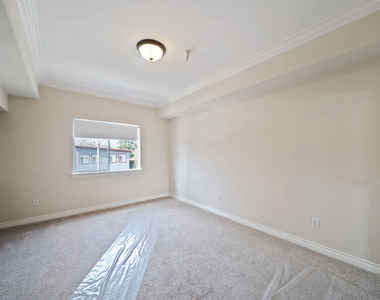 3328 S. Oakhurst Ave. - Photo Thumbnail 8