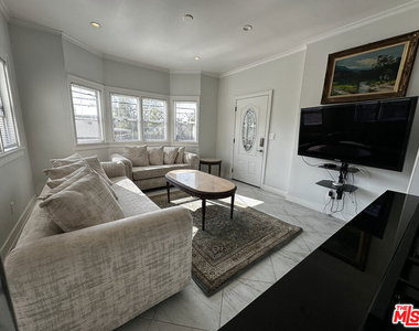 10736 Ashton Avenue - Photo Thumbnail 10
