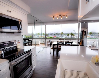 1710 Avenida Del Mundo - Photo Thumbnail 9