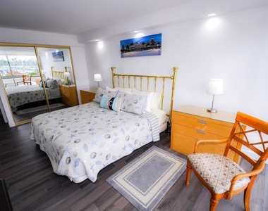 1710 Avenida Del Mundo - Photo Thumbnail 8