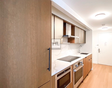 East 54th Street - Photo Thumbnail 1