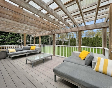 129 Lynncliff Road - Photo Thumbnail 8