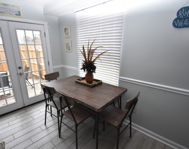 208 Gunter Street - Photo Thumbnail 11