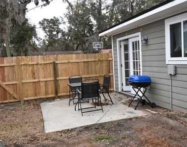 208 Gunter Street - Photo Thumbnail 14