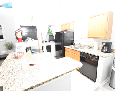 208 Gunter Street - Photo Thumbnail 9
