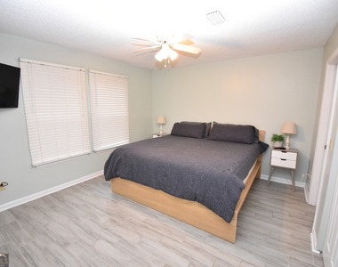 208 Gunter Street - Photo Thumbnail 15