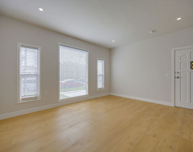 3035 West Boulevard - Photo Thumbnail 5