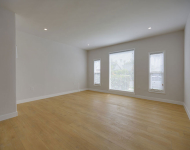 3035 West Boulevard - Photo Thumbnail 4