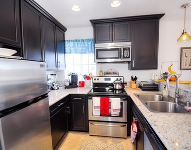 207 Elkwood - Photo Thumbnail 6