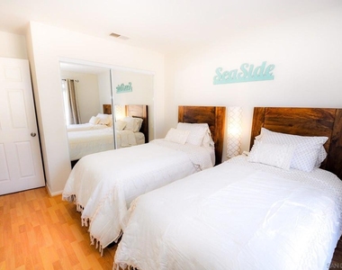 207 Elkwood - Photo Thumbnail 10