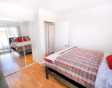 207 Elkwood - Photo Thumbnail 9