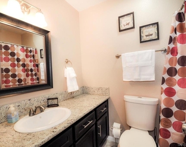 207 Elkwood - Photo Thumbnail 12