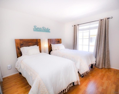 207 Elkwood - Photo Thumbnail 11