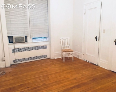26 E 63rd Street - Photo Thumbnail 5