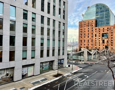 337 Kent Avenue - Photo Thumbnail 10
