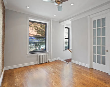 346 East 18th Street - Photo Thumbnail 5