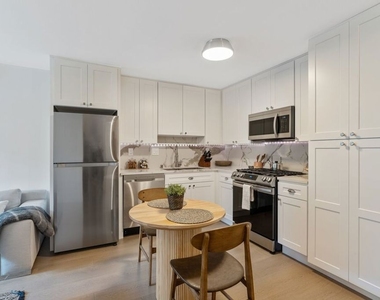 2501 S Westview Street - Photo Thumbnail 4