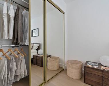 2501 S Westview Street - Photo Thumbnail 8