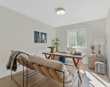 2501 S Westview Street - Photo Thumbnail 6