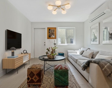 2501 S Westview Street - Photo Thumbnail 5