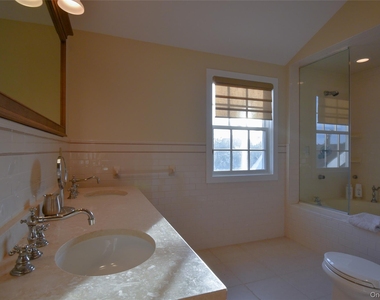 21 Bayside Avenue - Photo Thumbnail 14